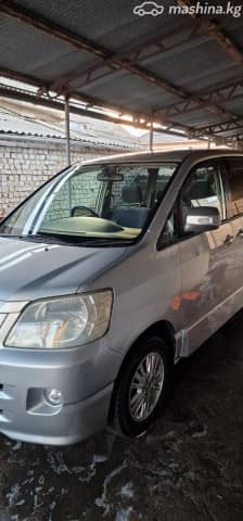 Toyota Noah I (R60) 2.0 AT 4WD