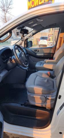 Hyundai Starex (H-1) II Рестайлинг 2 2.5d AT