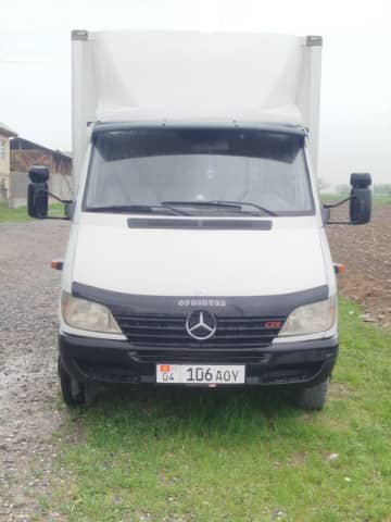 Mercedes-Benz Бортовой (4х2)