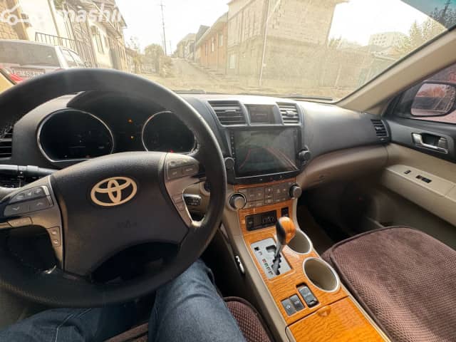 Toyota Highlander II (U40) 3.3hyb CVT 4WD