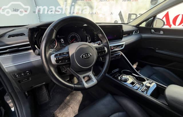 Kia K5 III LPi 2.0 AT