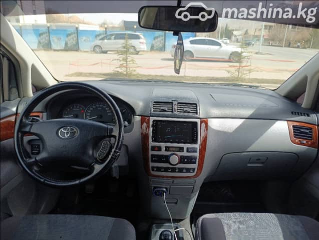 Toyota Avensis Verso 2.0 MT
