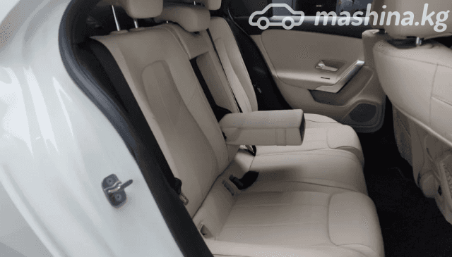 Mercedes-Benz A-Класс IV (W177) Рестайлинг 220 2.0 AMT 4WD