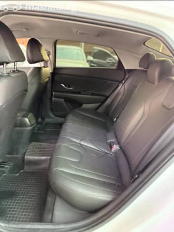 Hyundai Avante VII 1.6 AT