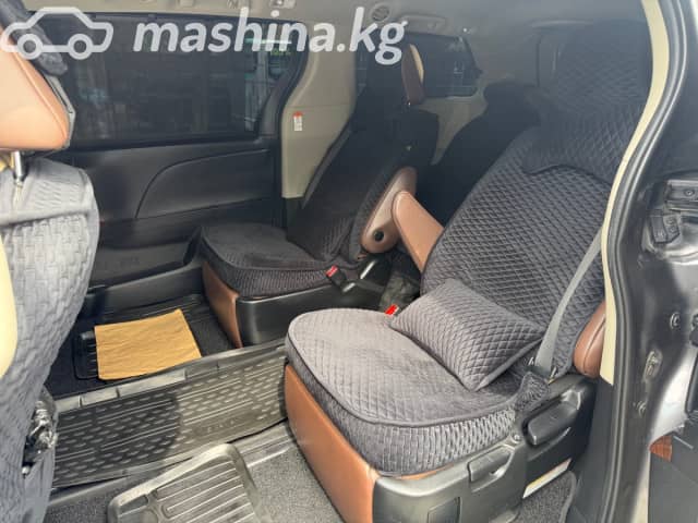 Toyota Sienna III Рестайлинг 2 3.5 AT 4WD