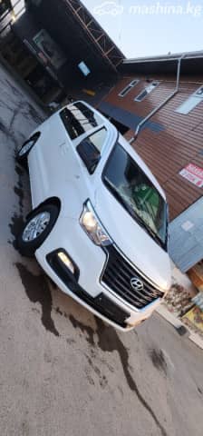 Hyundai Starex (H-1) II Рестайлинг 2 2.5d AT