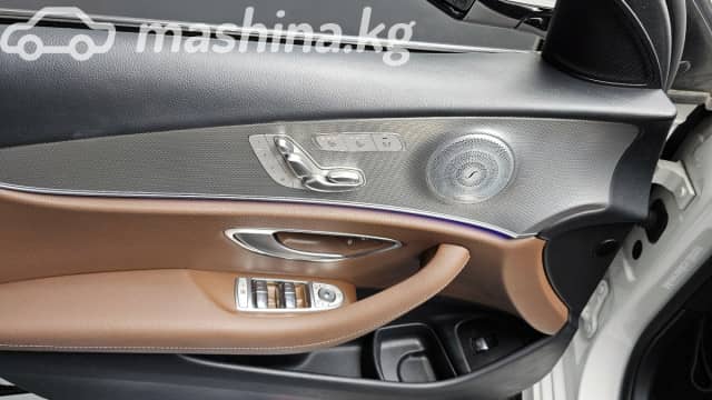 Mercedes-Benz E-Класс V (W213, S213, C238) 300 2.0 AT 4WD