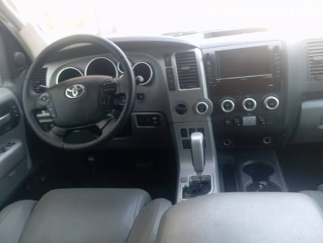 Toyota Sequoia II 5.7 AT 4WD