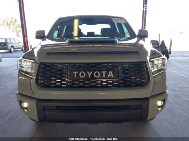 Toyota Tundra II Рестайлинг CrewMax 5.7 AT 4WD