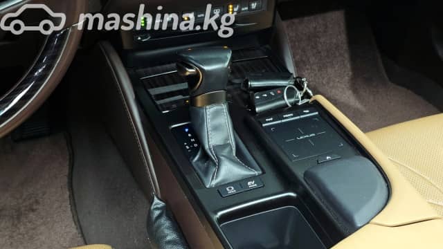 Lexus ES VII 300h 2.5hyb CVT