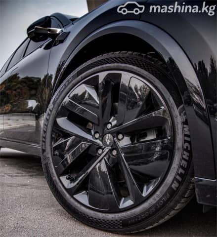 LiXiang L9 Рестайлинг 1.5hyb AT 4WD