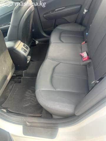 Kia K5 II 2.0 AT