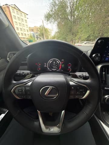 Lexus LX IV 600 3.5 AT 4WD