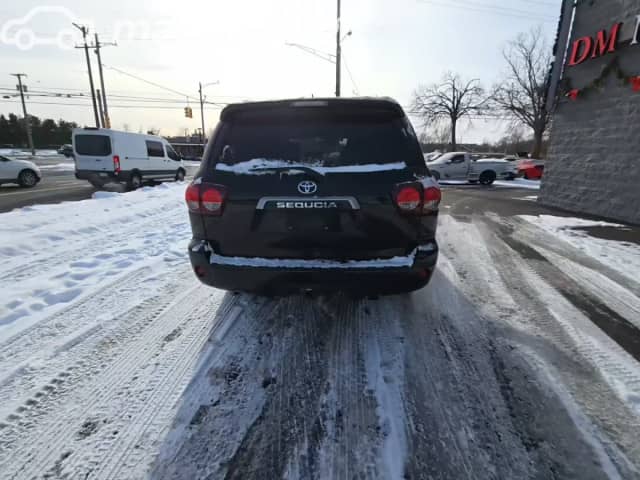 Toyota Sequoia II Рестайлинг 5.7 AT 4WD