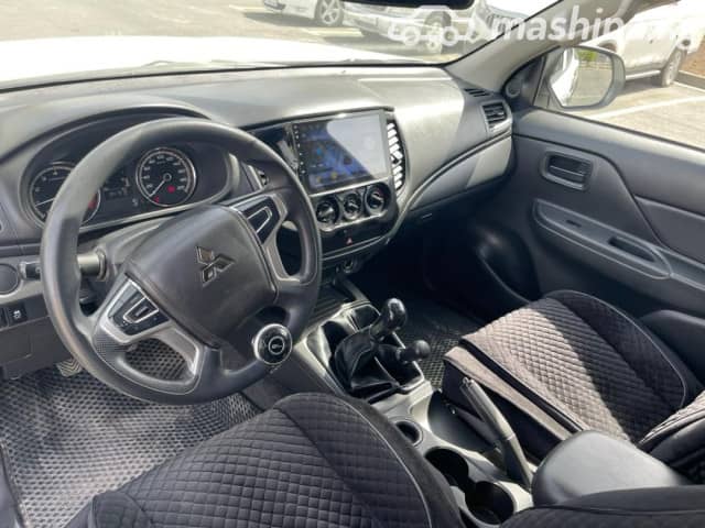 Mitsubishi L200 V Рестайлинг 2.4 MT 4WD