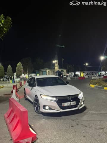 Honda Accord X Рестайлинг 2.0hyb CVT
