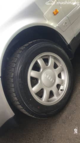 Audi A6 I (C4) 1.8 MT