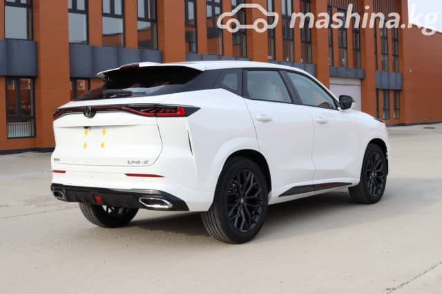 Changan UNI-Z iDD 1.5hyb CVT