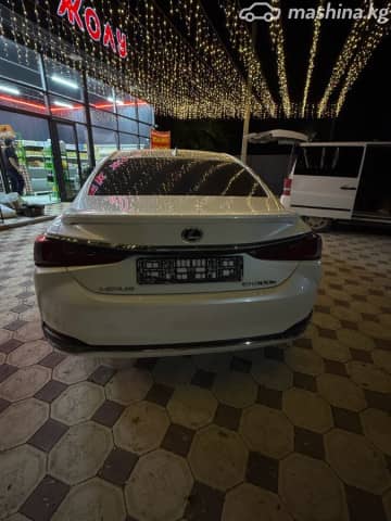Lexus ES VII 300h 2.5hyb CVT