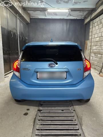 Toyota Prius c I Рестайлинг 1.5hyb CVT