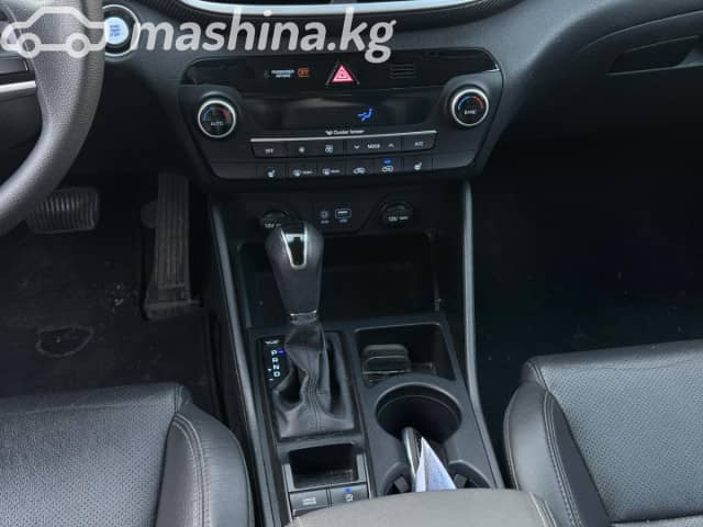 Hyundai Tucson III Рестайлинг 2.0d AT