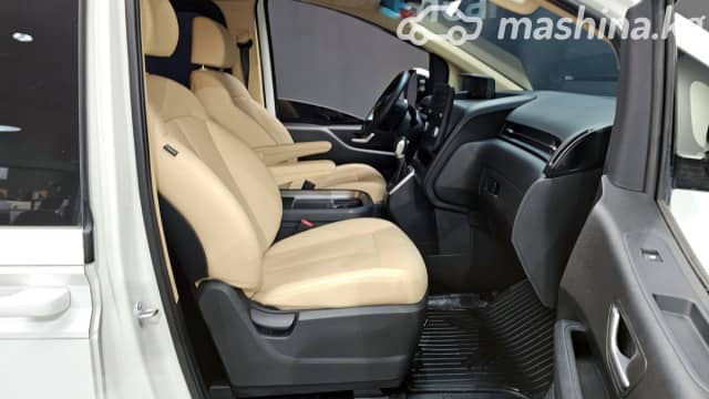 Hyundai Staria 3.5 AT