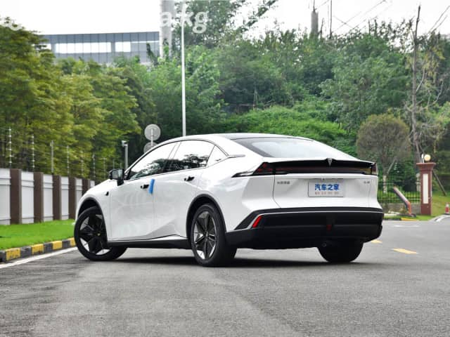 Changan Shenlan SL03 Electro AT