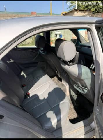 Mercedes-Benz E-Класс II (W210, S210) Рестайлинг 240 2.6 AT
