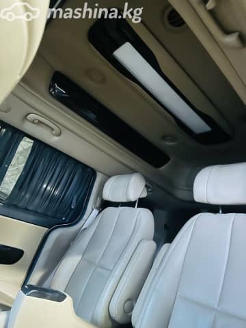 Kia Carnival III 2.2d AT
