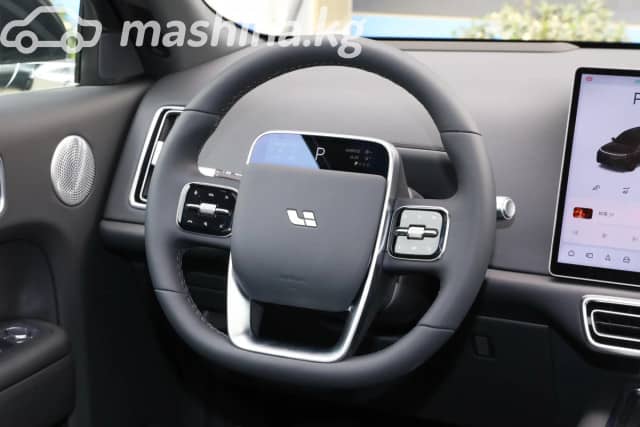 LiXiang L8 Рестайлинг 1.5hyb AT 4WD