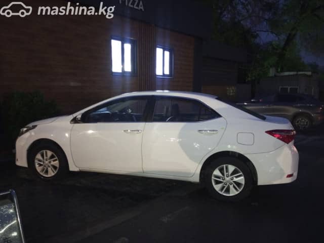Toyota Corolla XI (E160, E170, E180) Рестайлинг 1 1.6 CVT
