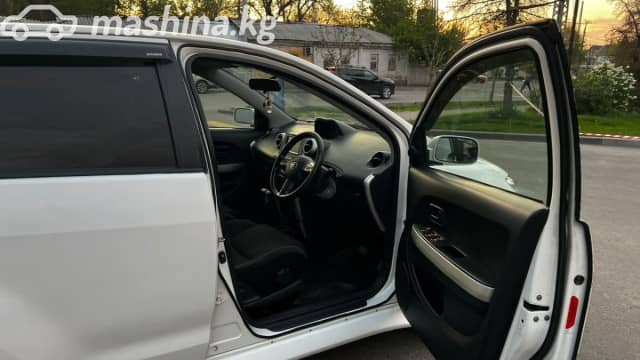 Toyota Ist I 1.3 AT