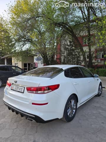 Kia K5 II 2.0 AT