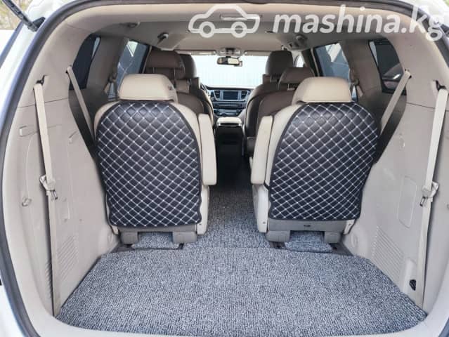 Kia Carnival III 2.2d AT