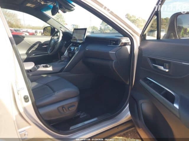 Toyota Venza II 2.5hyb CVT 4WD
