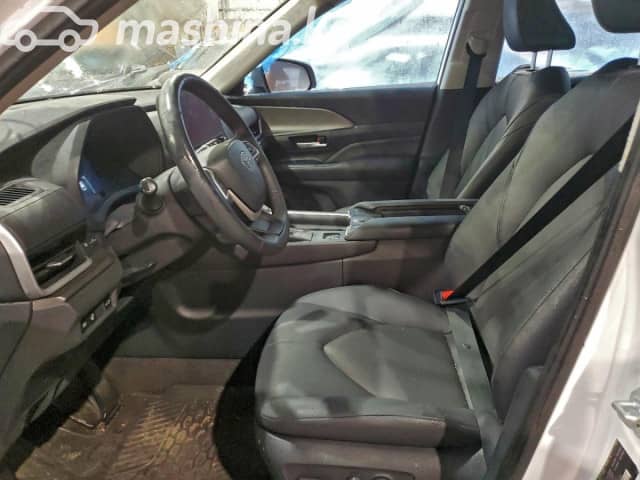 Toyota Grand Highlander 2.4 AT 4WD