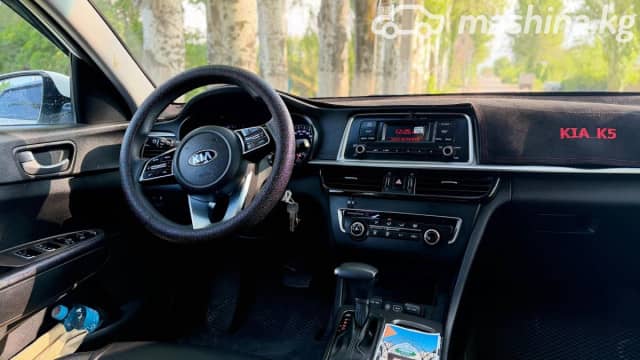 Kia K5 II 2.0 AT