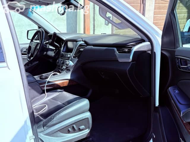Chevrolet Suburban XI 5.3 AT 4WD