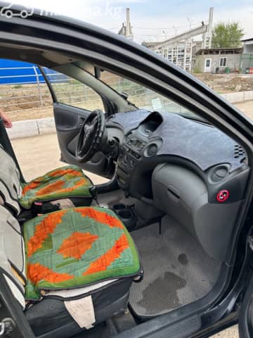 Toyota Yaris I Рестайлинг 1.0 AT
