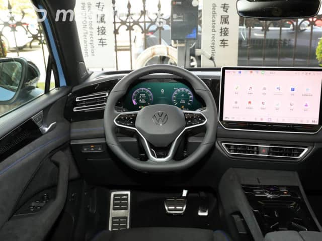 Volkswagen Tiguan III (China Market) 2.0 AMT