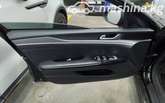 Kia K5 III 2.0 AT