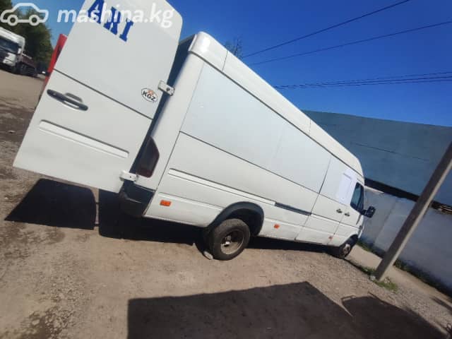 Mercedes-Benz Фургон (4х2)