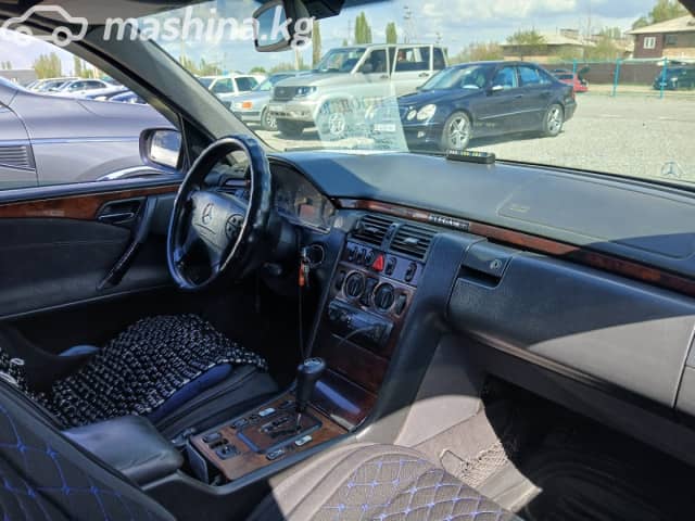 Mercedes-Benz E-Класс II (W210, S210) Рестайлинг 220 2.2d AT