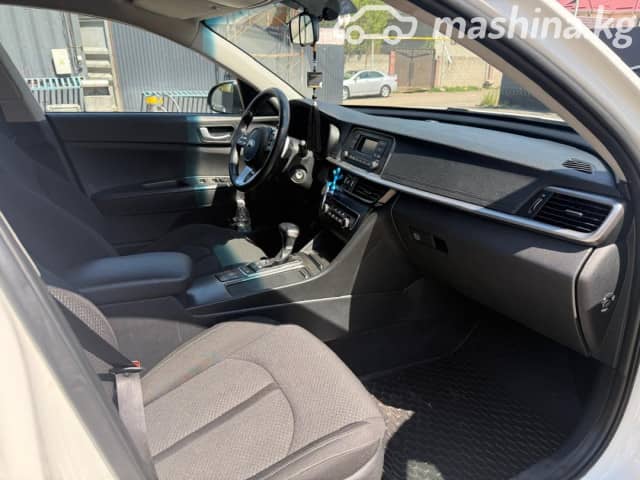Kia K5 II 2.0 AT