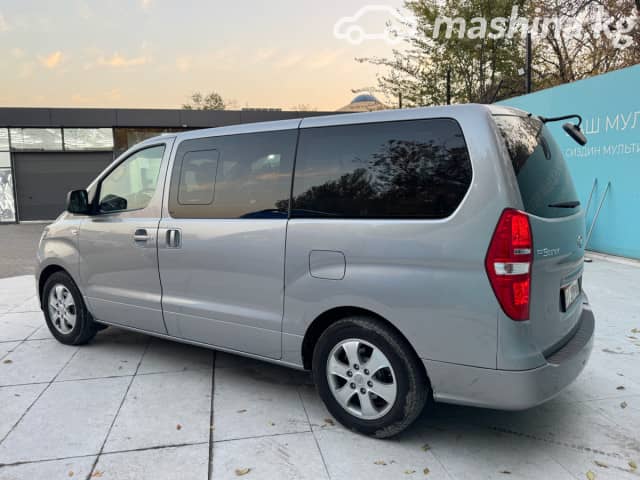 Hyundai Starex (H-1) II Рестайлинг 2 2.5d AT
