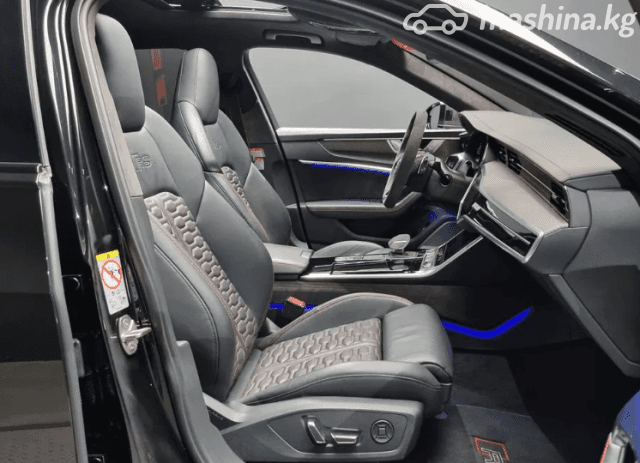 Audi RS 6 IV (C8) 4.0 AT 4WD
