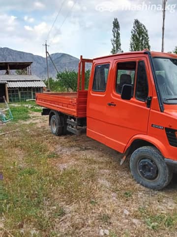 Mercedes-Benz Бортовой (4х2)