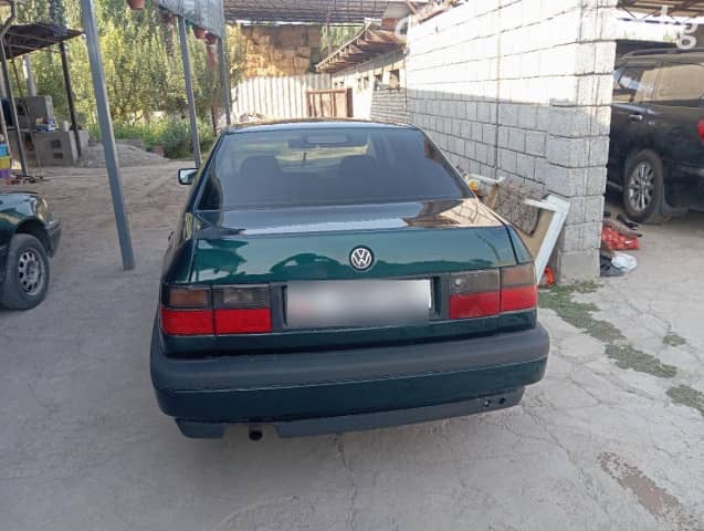 Volkswagen Vento 1.8 MT