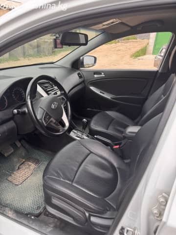 Hyundai Accent IV 1.4 CVT