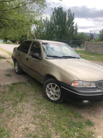 Daewoo Nexia I 1.5 MT